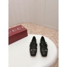 Gucci Flat Shoes